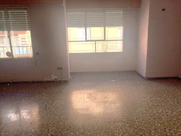 Chalet pareado en calle Alcoi