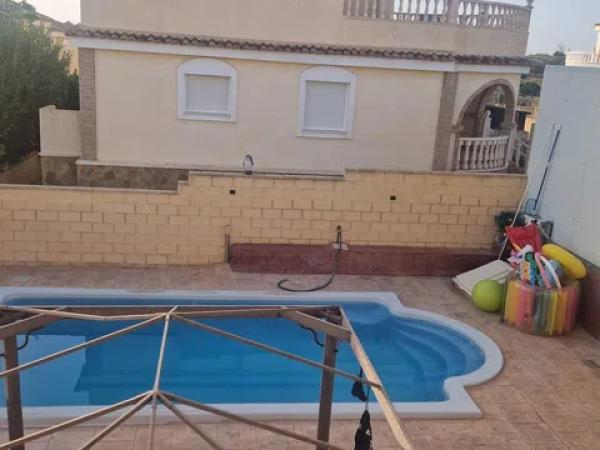 Casa independiente en calle Garcilaso de la Vega