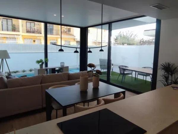 Casa independiente en calle Dunas