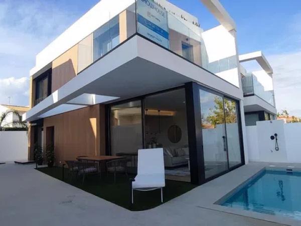 Casa independiente en calle Dunas