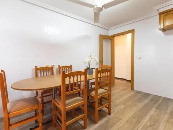 Piso en Barrio Raval de Santa Teresa-El Asilo