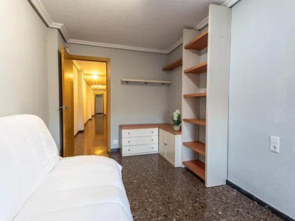 Piso en Barrio Raval de Santa Teresa-El Asilo