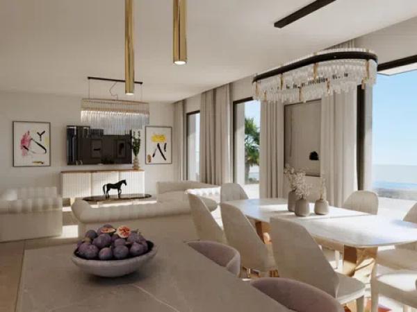 Casa independiente en plaza Alfarella. Sector 13