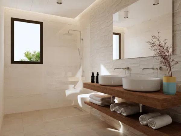 Casa independiente en plaza Alfarella. Sector 13