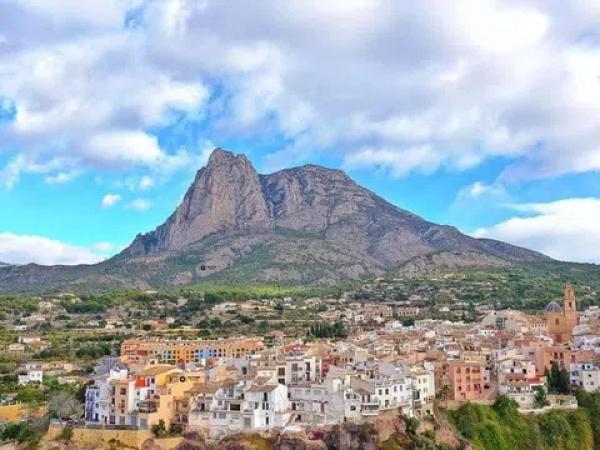 Casa independiente en calle Rey Felipe Ii