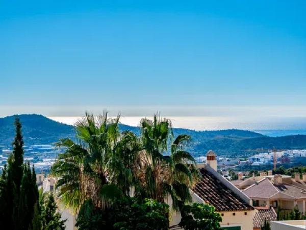Casa independiente en calle Roma