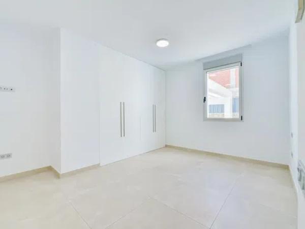 Casa independiente en calle Roma