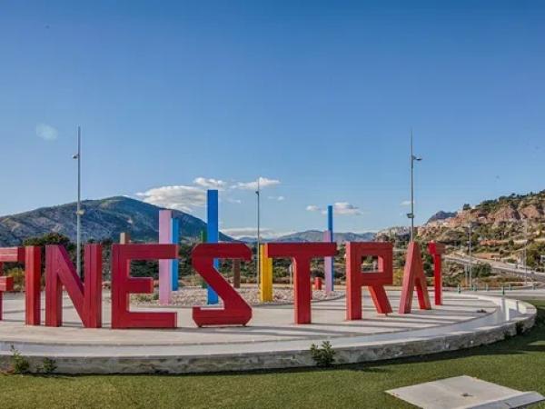 Casa independiente en calle Viena