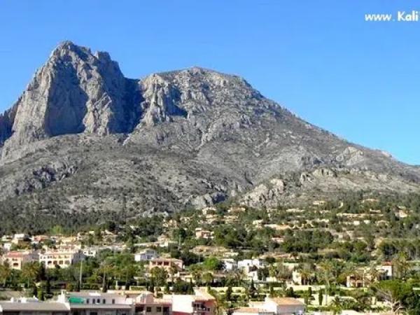 Casa independiente en calle Viena