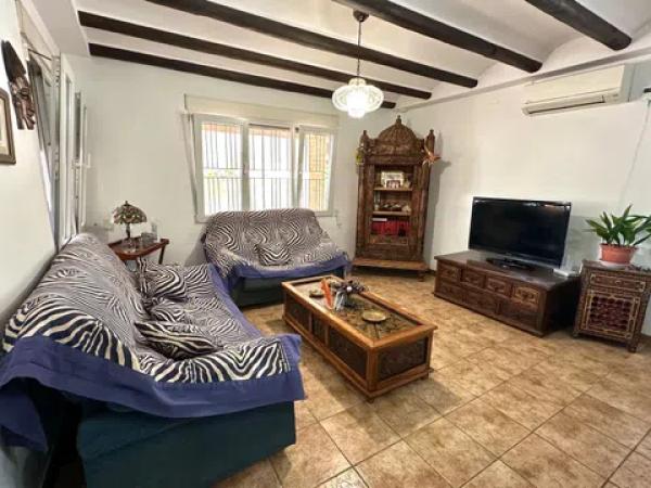 Casa independiente en alto Partida Valverde