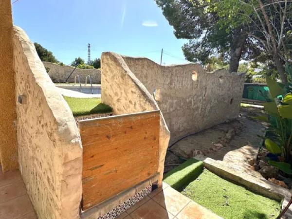 Casa independiente en alto Partida Valverde