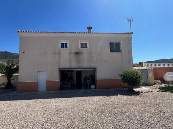 Casa independiente en las pinas, 50