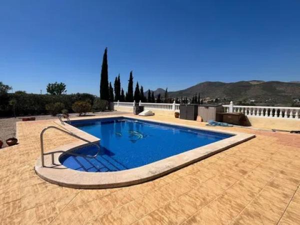 Casa independiente en las pinas, 50