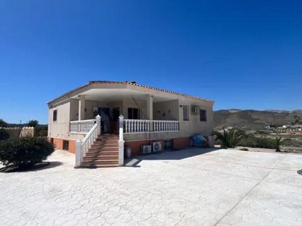 Casa independiente en las pinas, 50