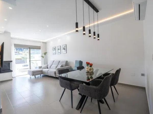 Chalet pareado en calle José Nieto