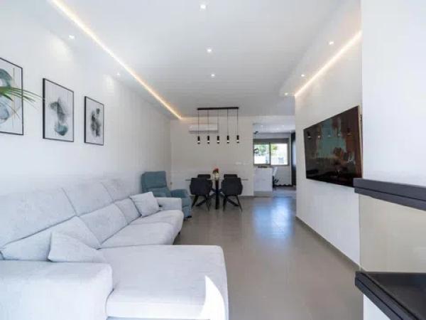 Chalet pareado en calle José Nieto