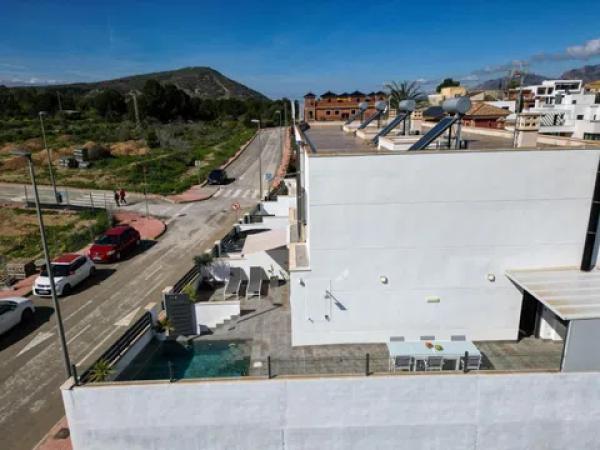 Chalet pareado en calle José Nieto