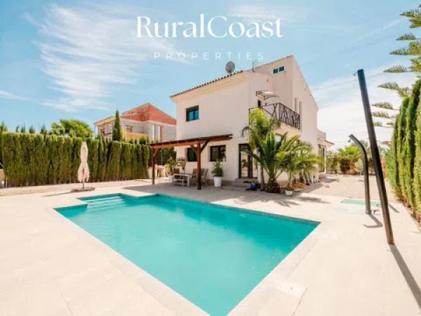 Casa independiente en calle Poniente