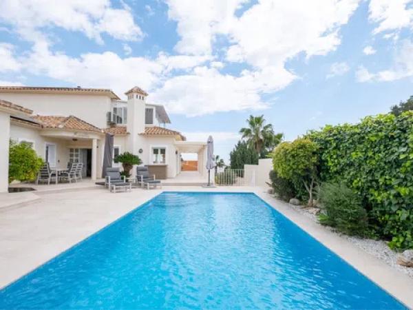 Casa independiente en calle Estocolmo