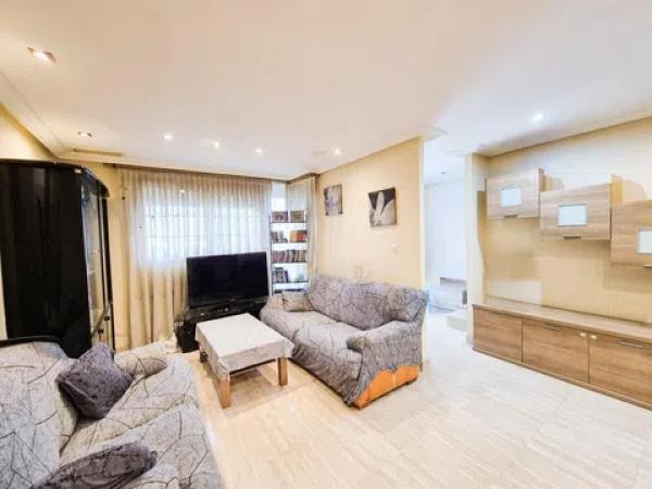 Chalet adosado en calle Bajo Simón Orfila