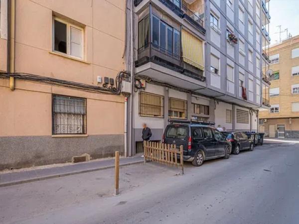 Piso en calle D. José Canales Cascales, 9