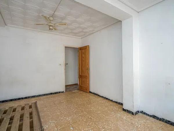 Piso en calle D. José Canales Cascales, 9