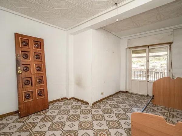 Piso en calle D. José Canales Cascales, 9