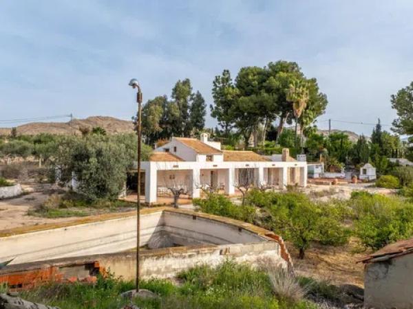 Casa independiente en Cv-820