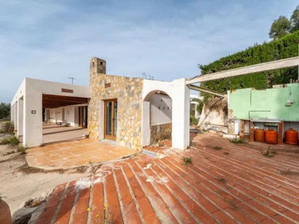 Casa independiente en Cv-820