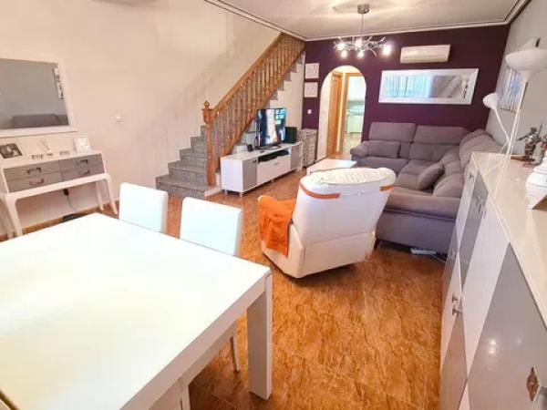 Casa independiente en calle Principal s/n