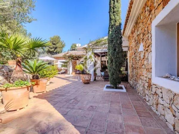 Casa independiente en calle dels Puig Molins