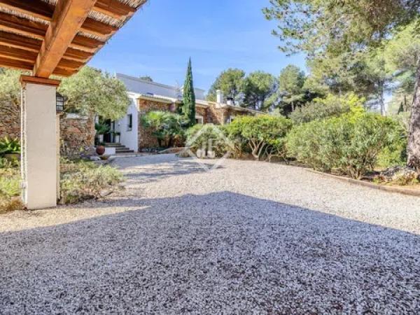 Casa independiente en calle dels Puig Molins