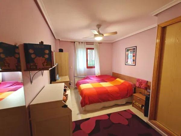 Piso en avenida Riu Torres