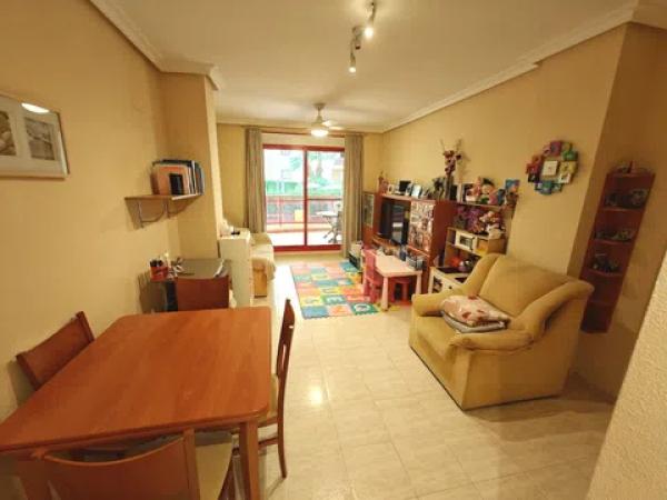 Piso en avenida Riu Torres