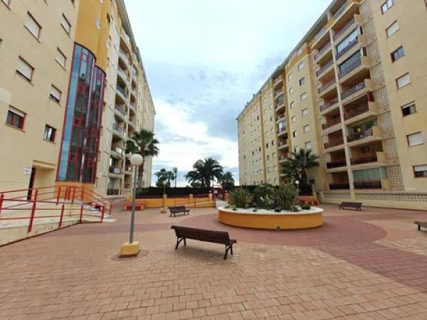 Piso en avenida Riu Torres