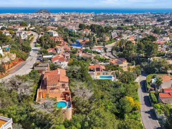 Casa independiente en calle Centaure