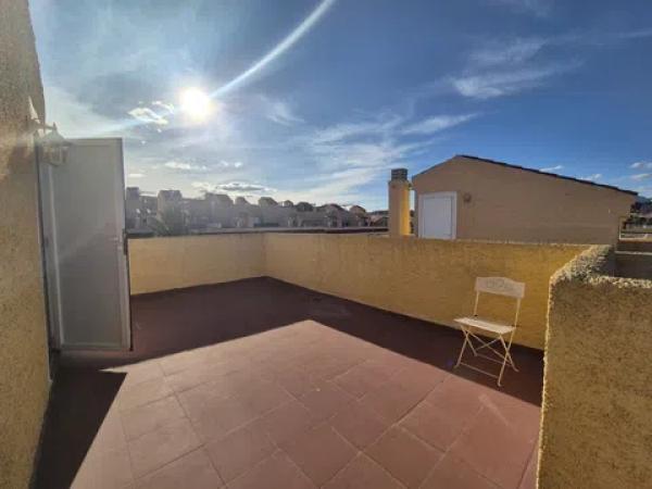 Chalet pareado en calle Calderón de la Barca