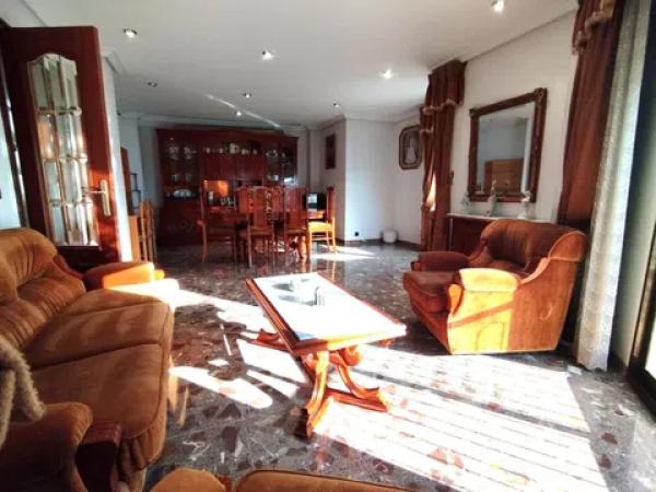 Piso en Barrio Reina Victoria-Miguel Hernández