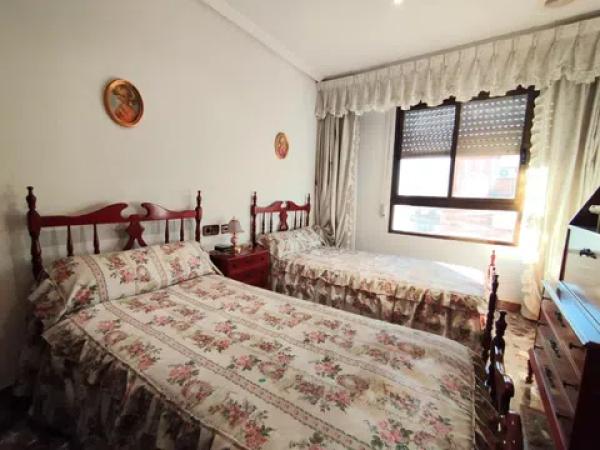 Piso en Barrio Reina Victoria-Miguel Hernández