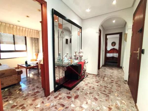 Piso en Barrio Reina Victoria-Miguel Hernández