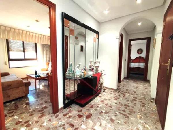 Piso en Barrio Reina Victoria-Miguel Hernández
