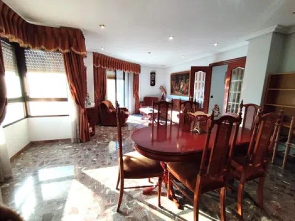 Piso en Barrio Reina Victoria-Miguel Hernández