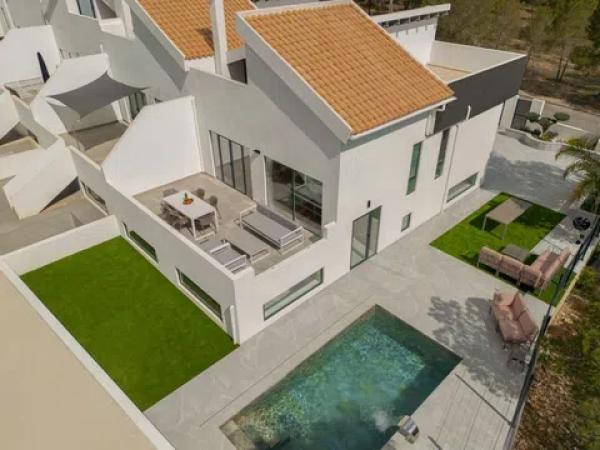 Chalet pareado en calle Capellá, 32