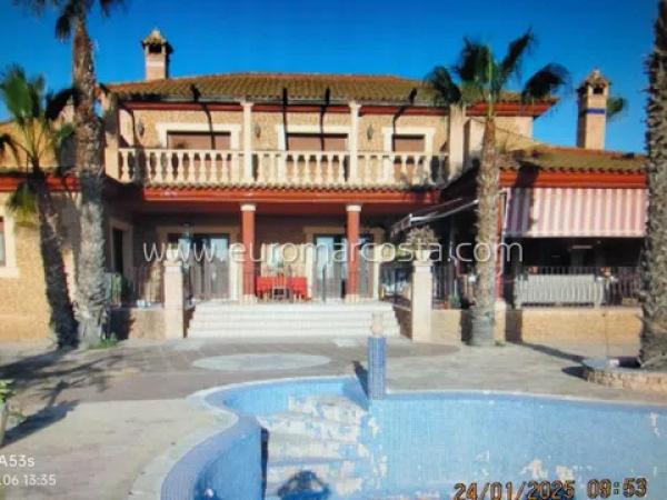 Casa independiente en calle Joaquin Sorolla