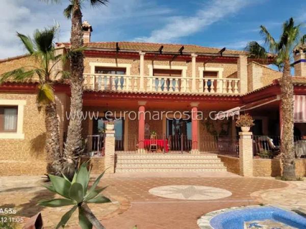 Casa independiente en calle Joaquin Sorolla