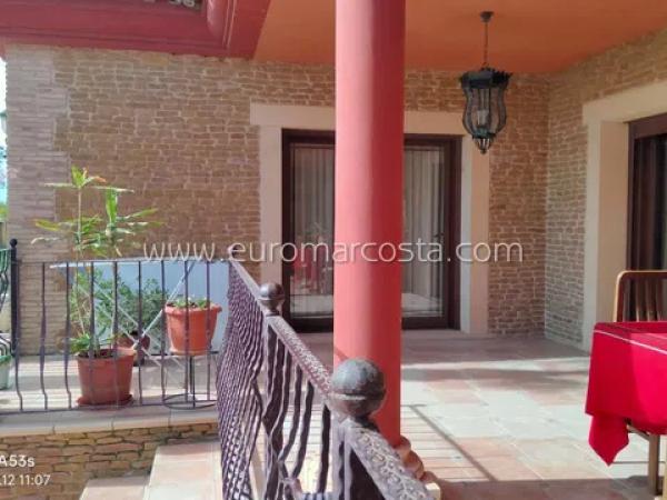 Casa independiente en calle Joaquin Sorolla