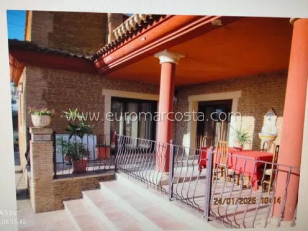 Casa independiente en calle Joaquin Sorolla