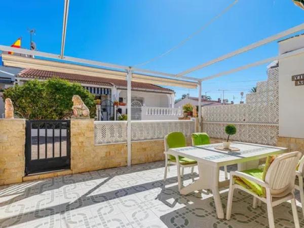 Chalet pareado en calle Lomas de Polo