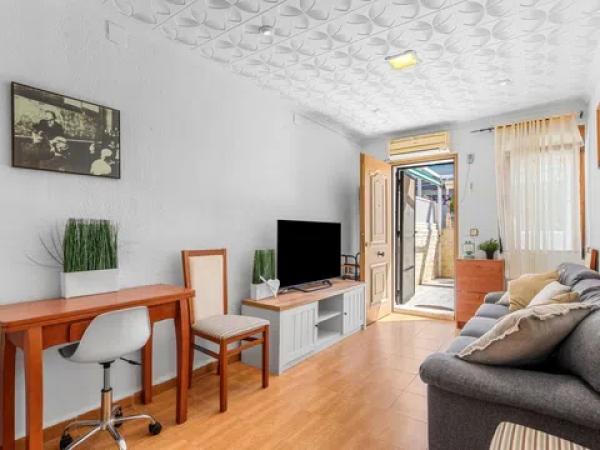 Chalet pareado en calle Lomas de Polo