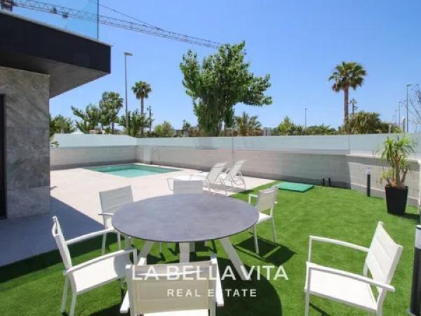 Casa independiente en calle Boyero, 85